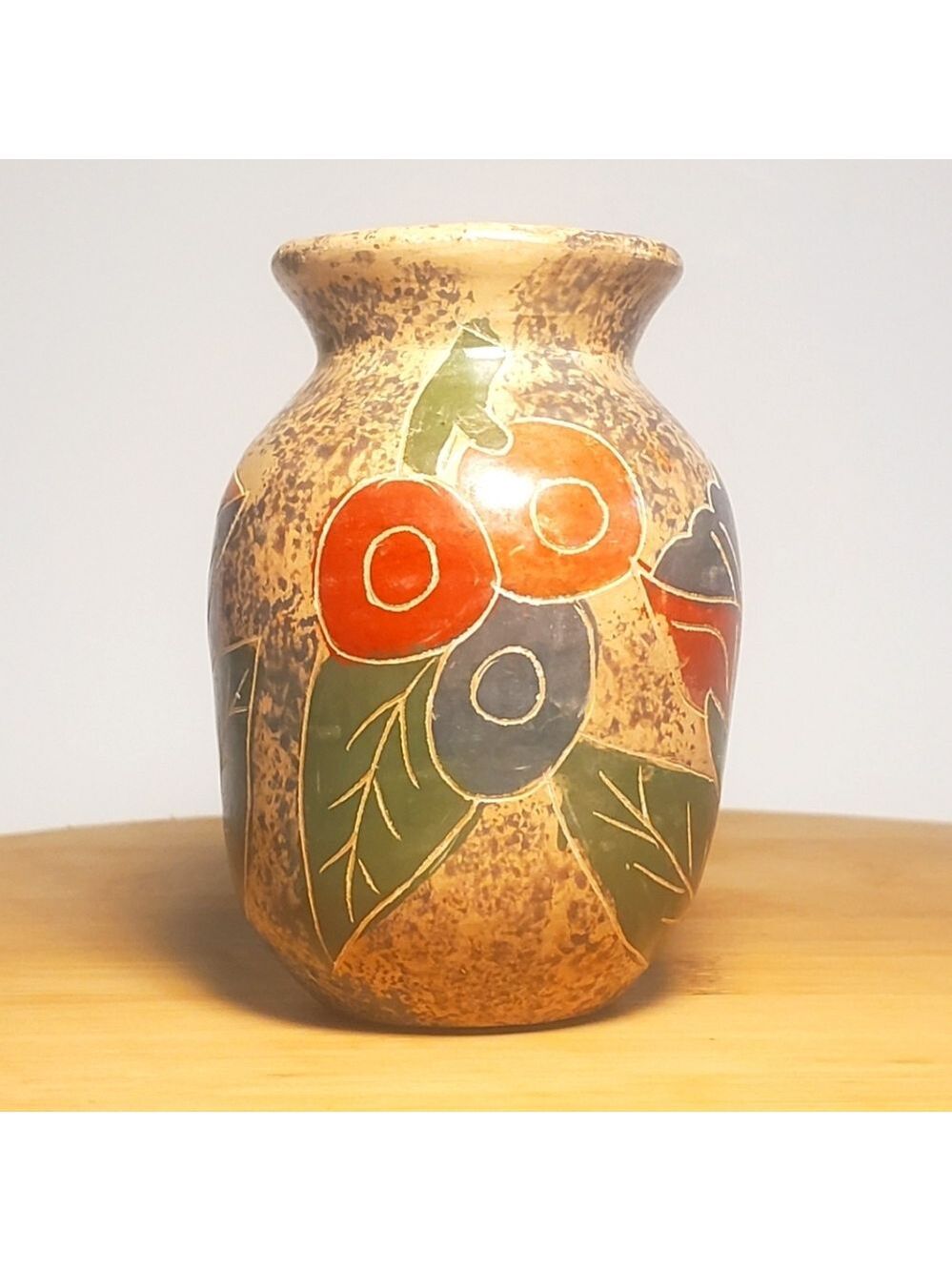 VINTAGE Nestor Molina Hand Carved & Painted Nicaraguan Floral Pottery Vase EUC